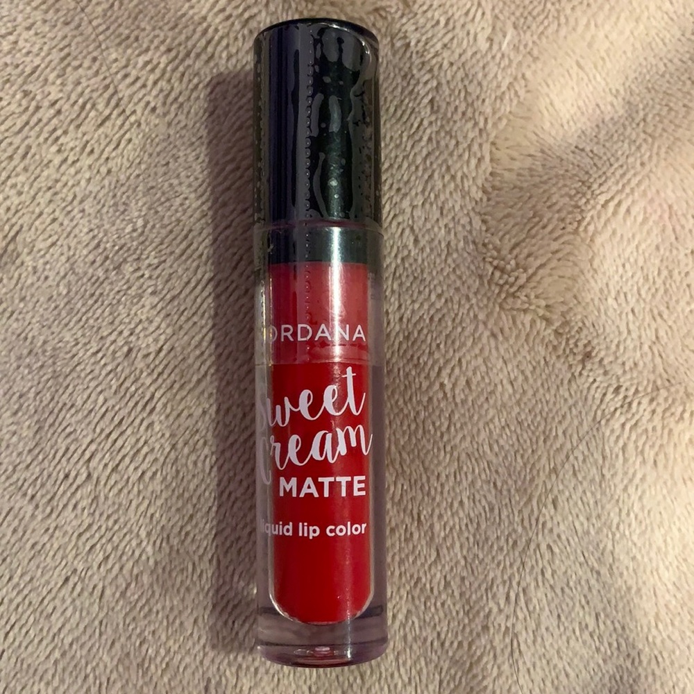 👠Jordana Sweet Cream Matte Liquid Lip Color